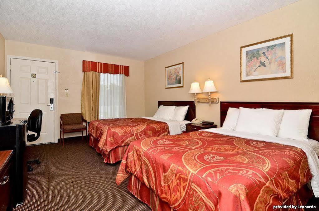 The Inn At Tree City, BW Signature Collection McMinnville Room photo